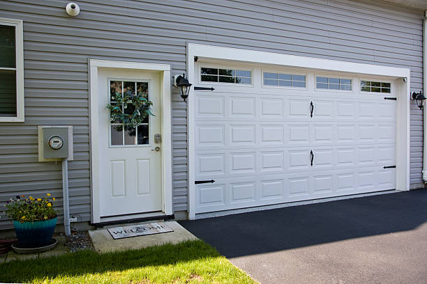 24/7 Emergency Garage Door Panel Replacement experts in Temple City, CA